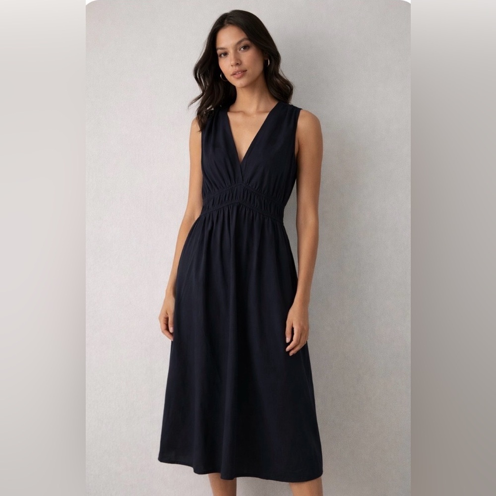 XiRENA Sleeveless V-Neck Midi Dress Women’s Large